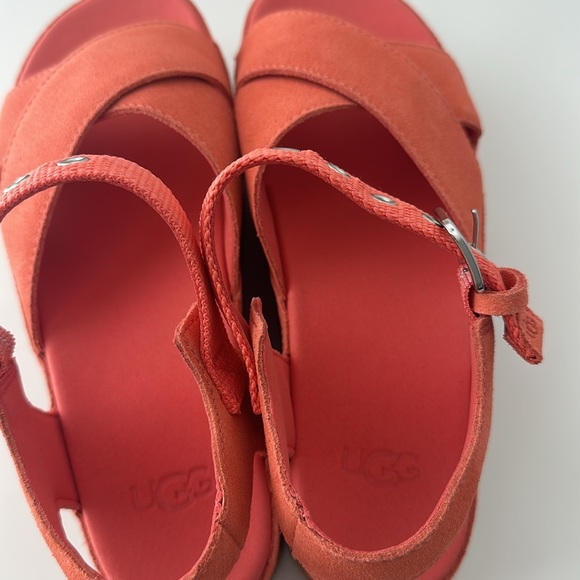 UGG. Aubrey Ankle Sandal - Picture 5 of 11